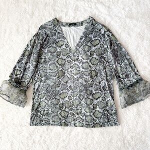 Riani Woman Snake Print V-Neck 3/4 Sleeve Ruffle Flare Sleeve Top Boho Eclectic